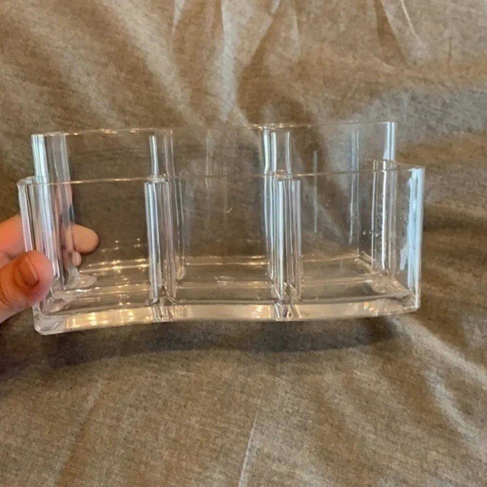 Plastic Makeup holders set of 2